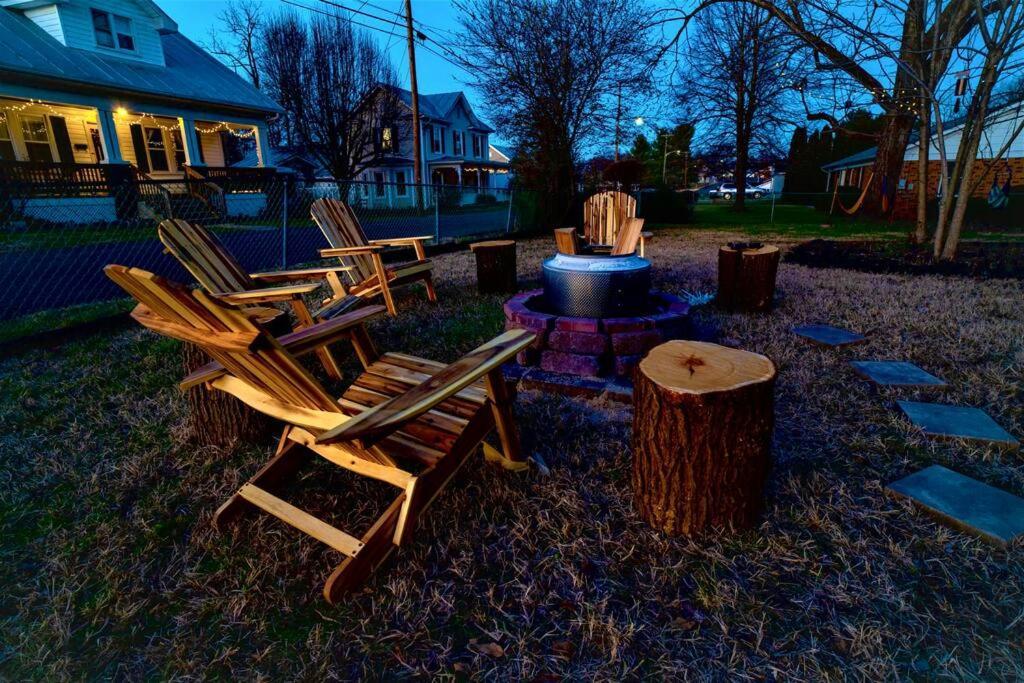 Dog And Family Friendly 4Br W Wifi And Fenced Yard By Zen Living Short Term Rental Luray Kültér fotó
